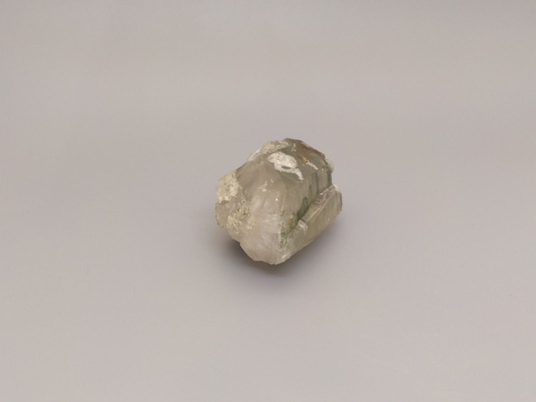 Кварц с актинолитом, кристалл 3,1х3,3х5,9 см 2020039, фото 2
