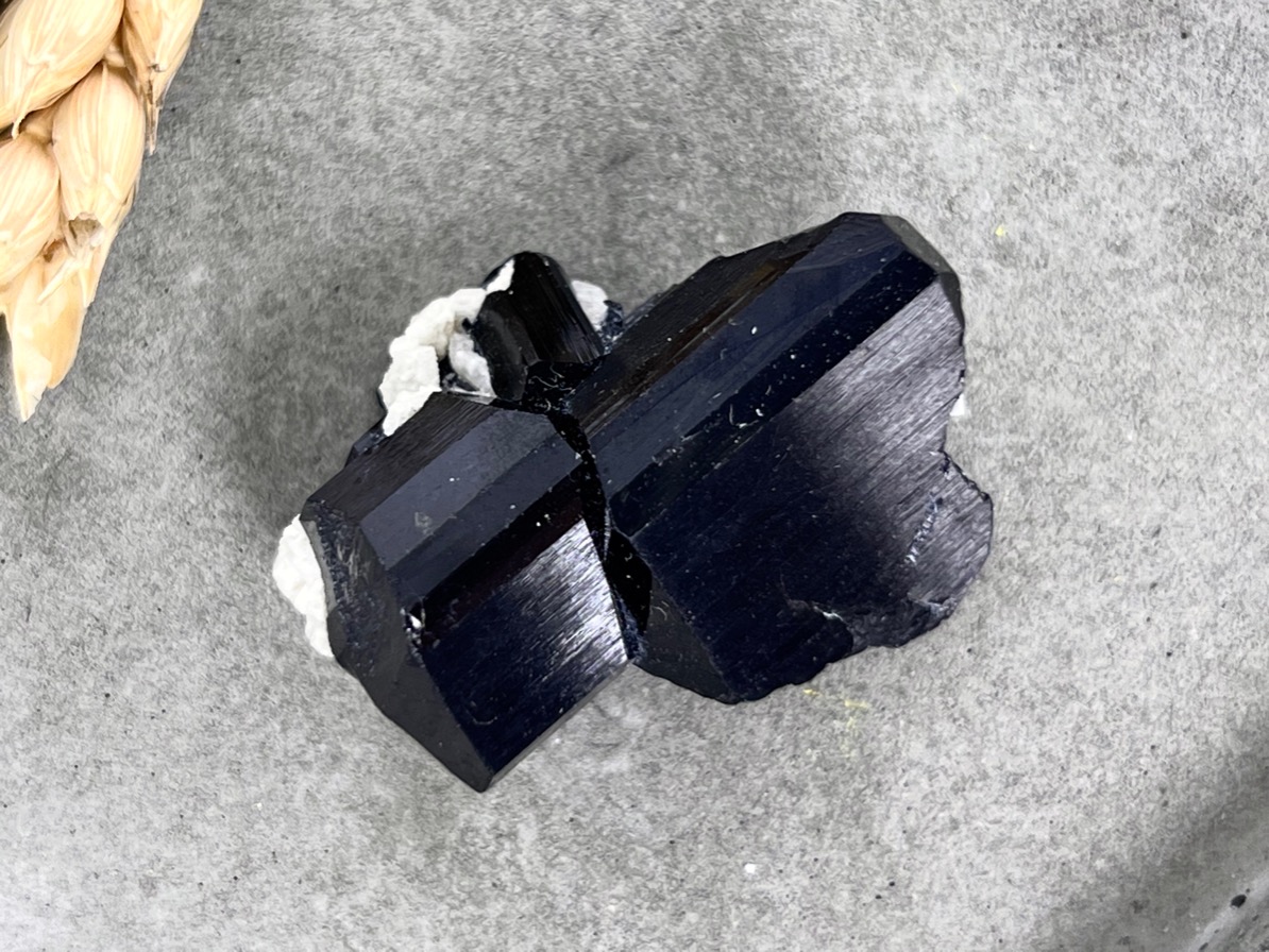 Шерл (чёрный турмалин) 3,1 х 2,5 х 1,6 см  OBM-0551, фото 4