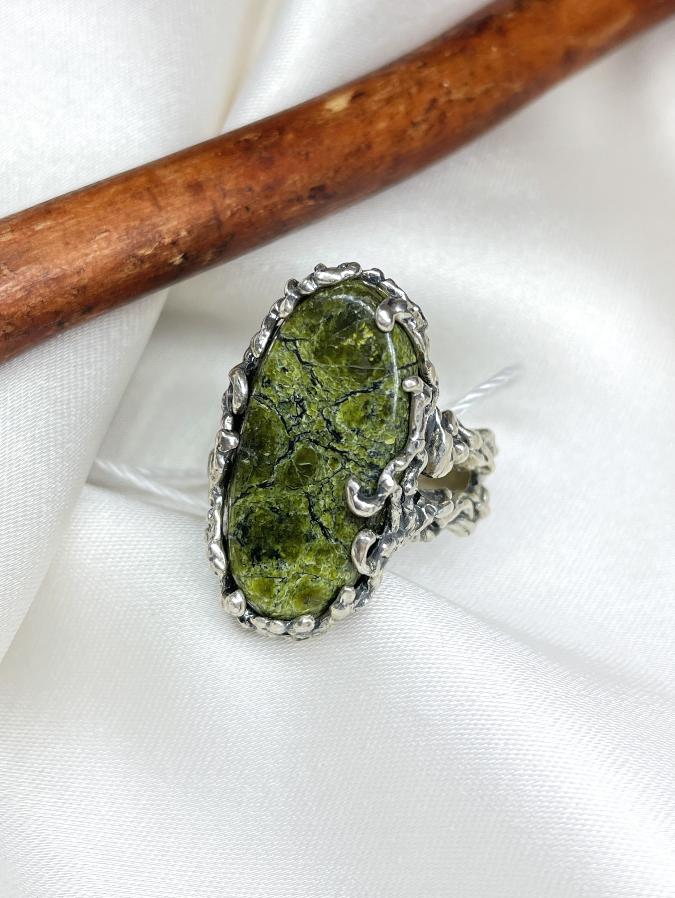 купить Кольцо из серебра с змеевиком,18 размер , фото 1