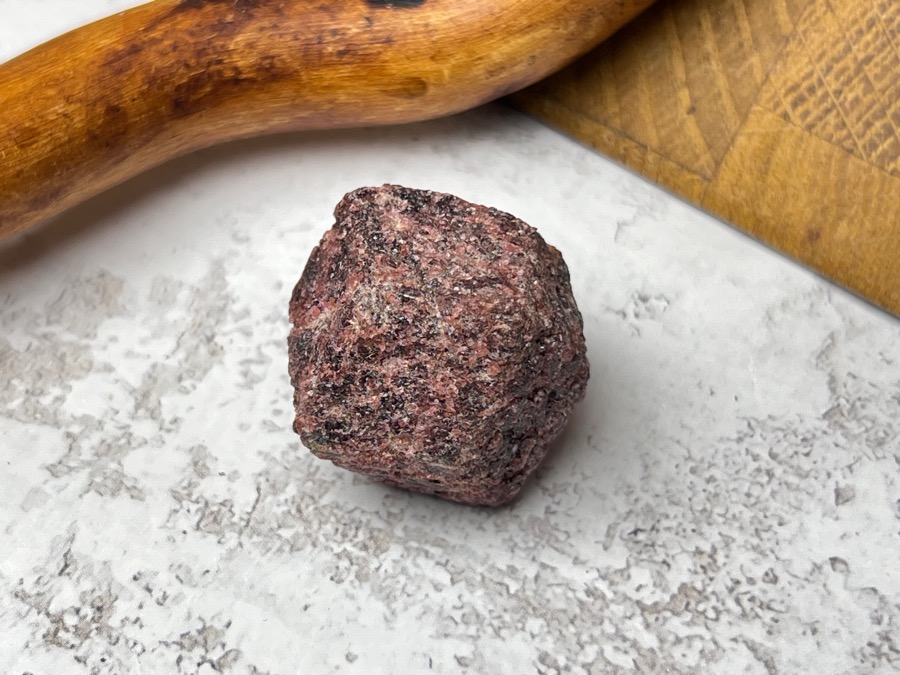 Альмандин (гранат), 2,4 х 2,4 х 3,1 см OBM-1386, фото 1