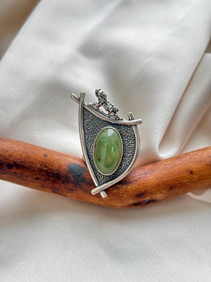 купить Кольцо из серебра с нефритом  , фото 2