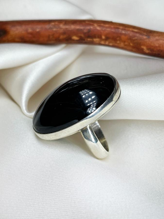 купить Кольцо из серебра с черным нефритом,19 размер , фото 2