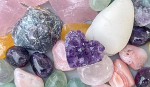 Камни и  минералы