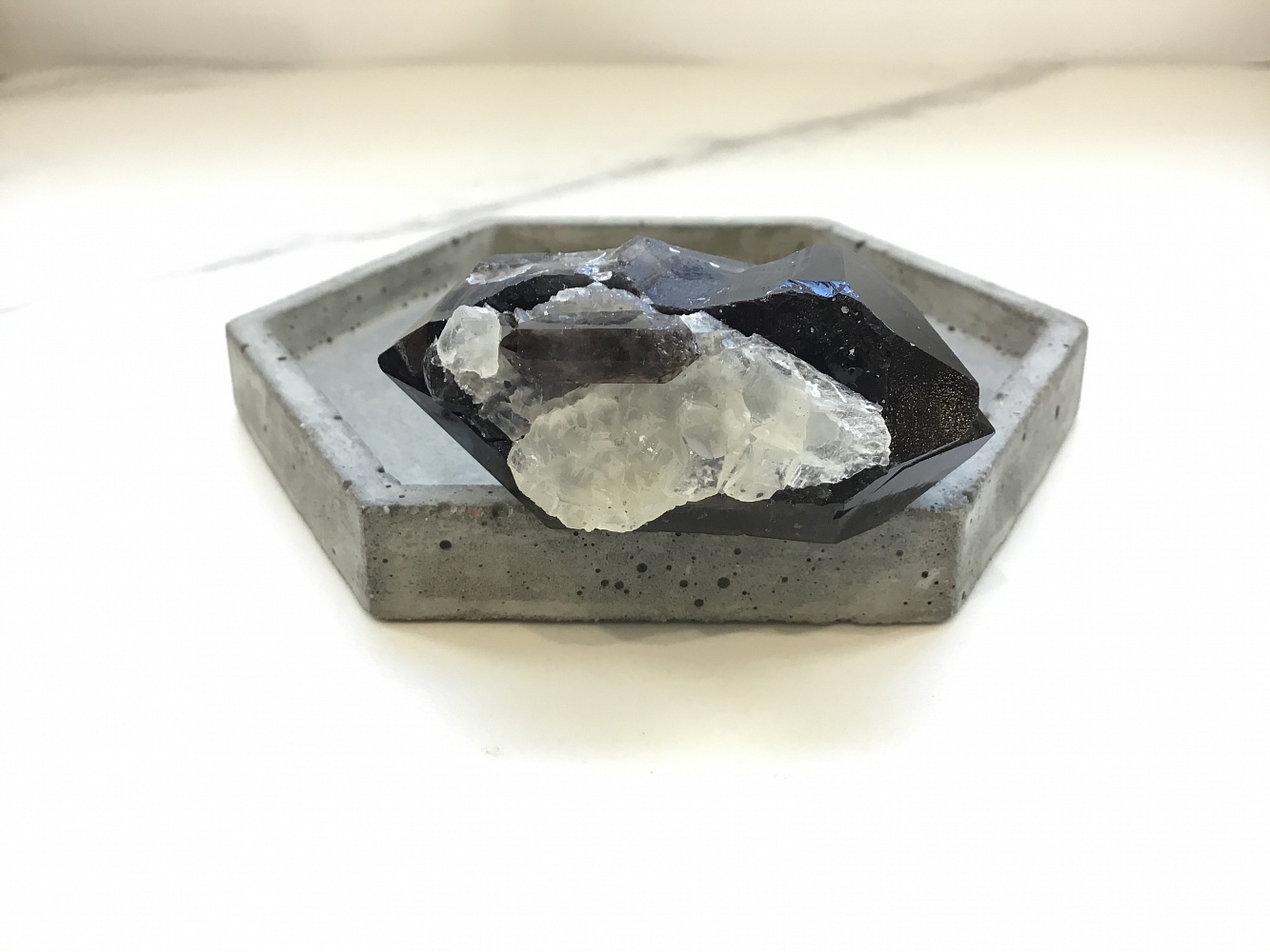 Морион, кристалл двухглавик с кальцитом 5,8 см х 2,4 см х 2,8 см KR-0020, фото 1
