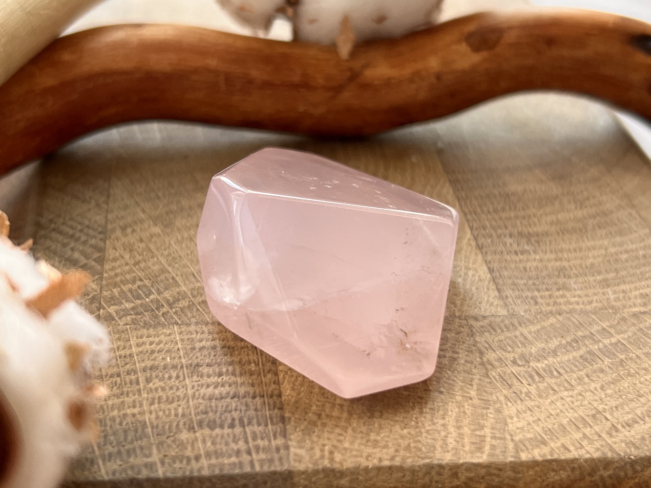 Розовый кварц, полировка 2 х 3,3 х 4,1 см POL-0244, фото 4
