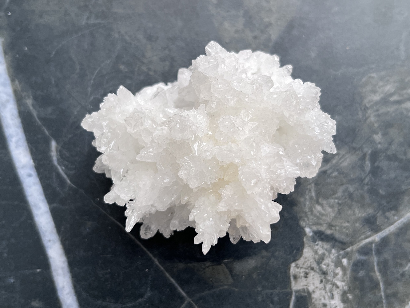 Арагонит белый, 8 х 7,3 х 4,6 см OBM-0336, фото 2