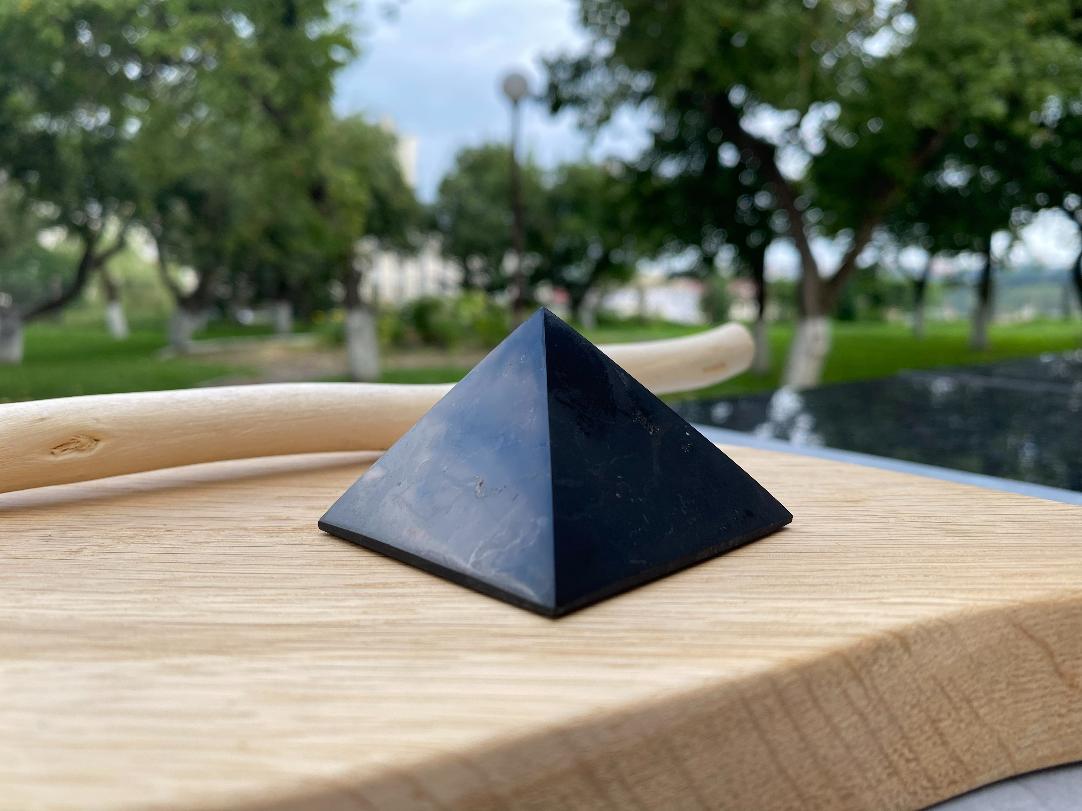 Пирамида из шунгита, 5,0 х 5,0 см. PR-0041, фото 3