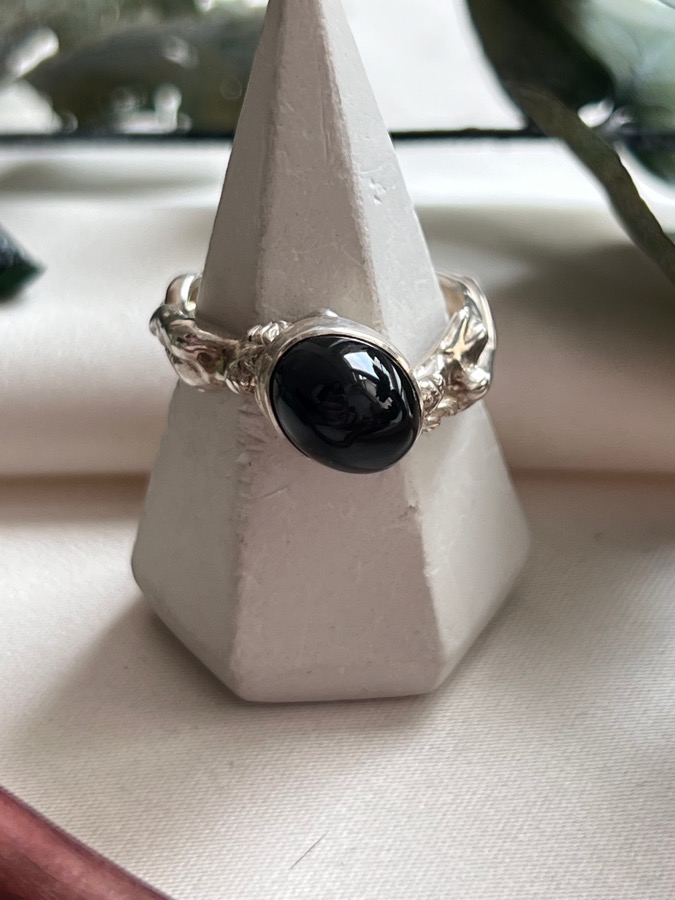 Кольцо из серебра с чёрным обсидианом, 18 размер U-1086, фото 1