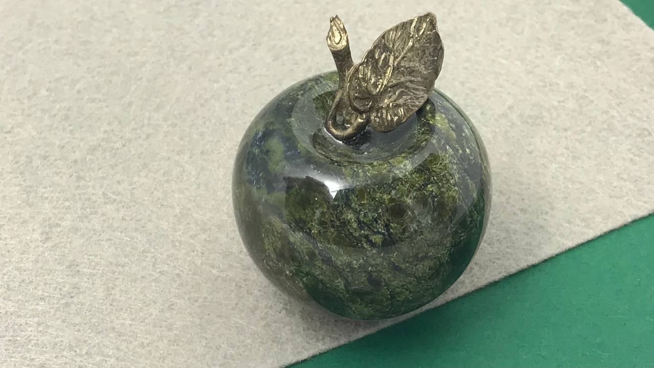 Яблоко из змеевика 5,9х5,2 см ONI-0020, фото 3
