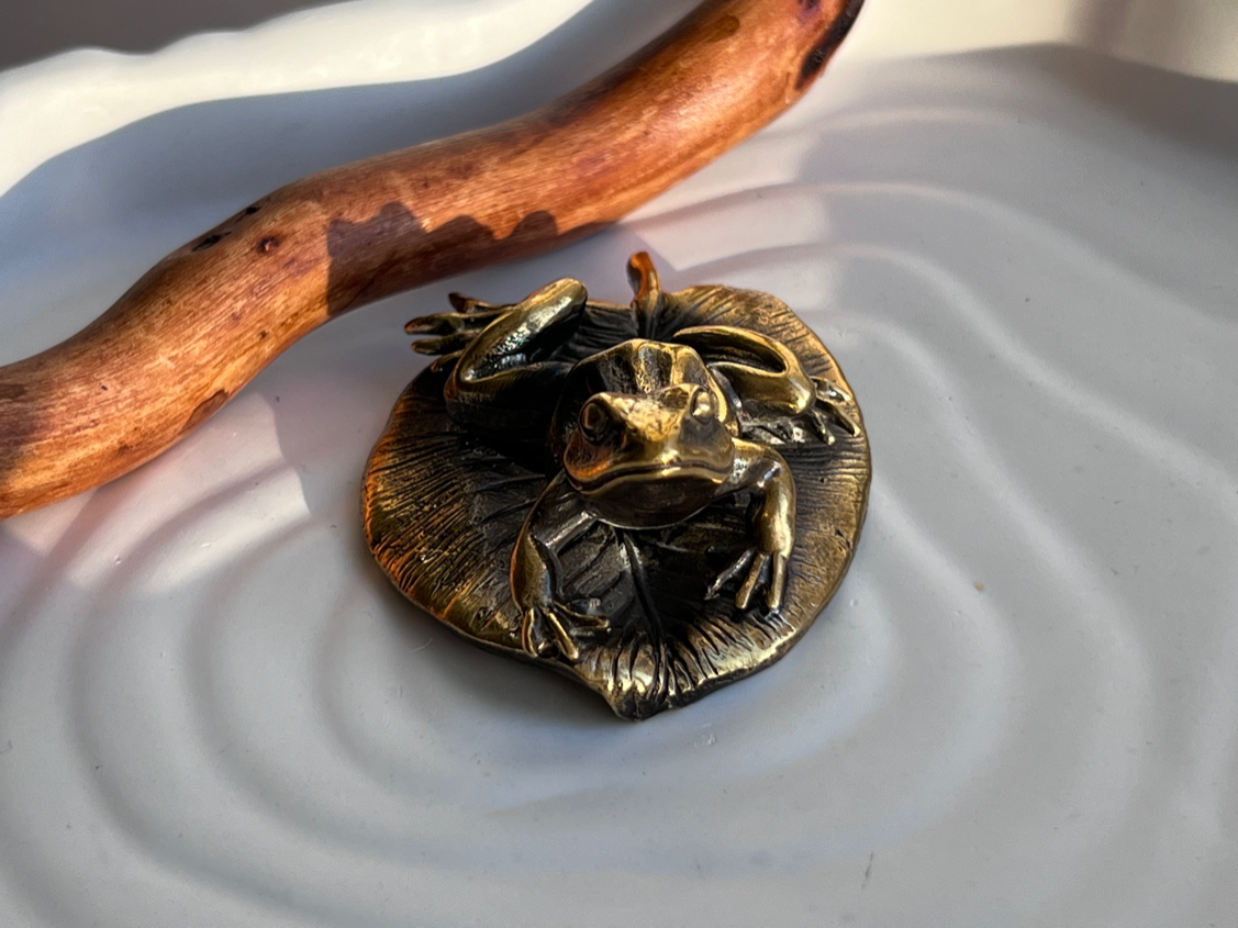 Лягушка на кувшинке из бронзы  FGB-0080, фото 3