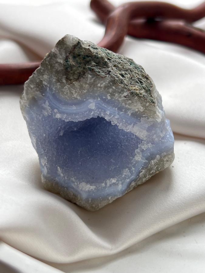Сапфирин (Голубой агат), жеода 3,8 х 4,6 х 5,7 см ZHE-0065, фото 5