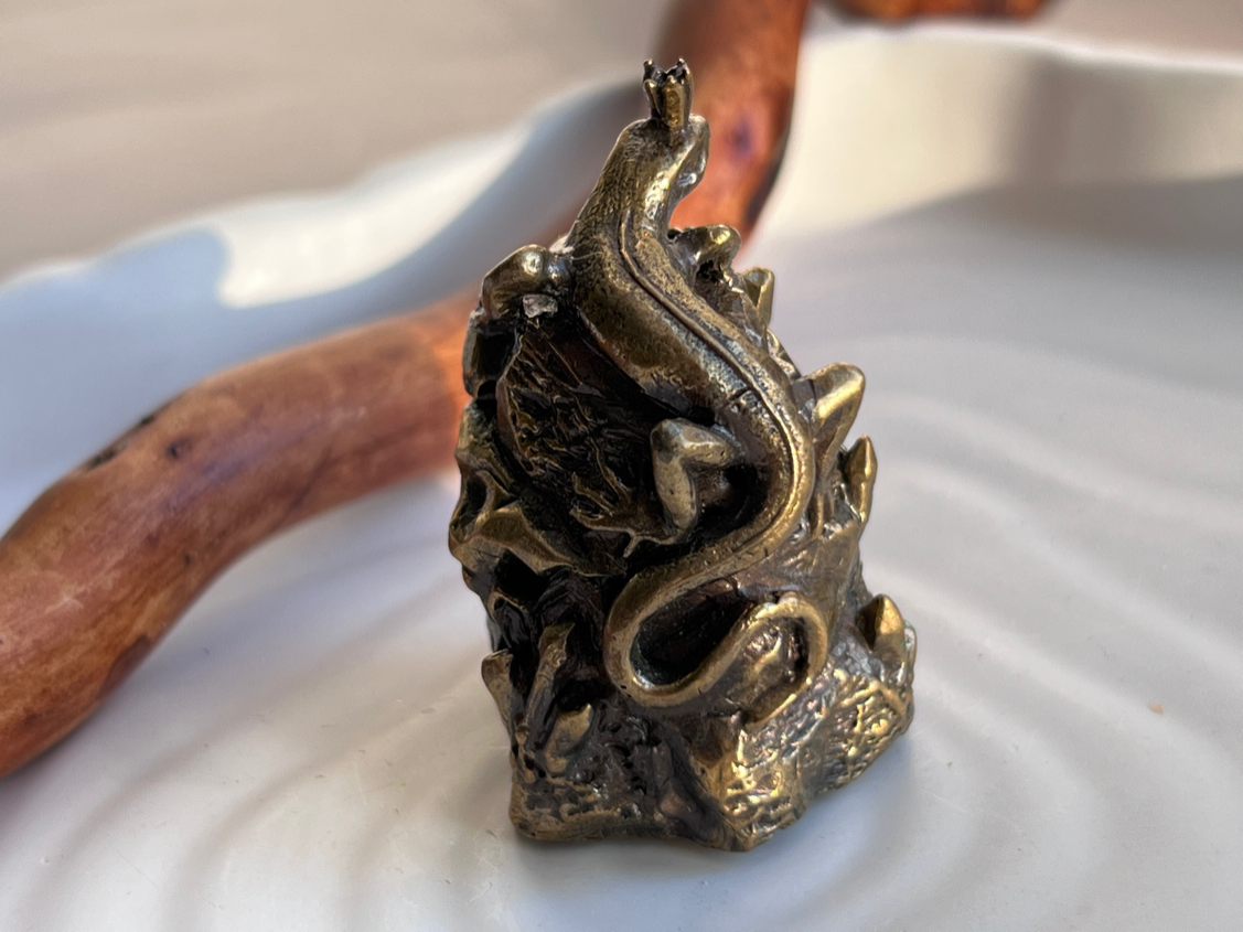 Колокольчик в виде ящерки с короной из бронзы  FGB-0091, фото 3