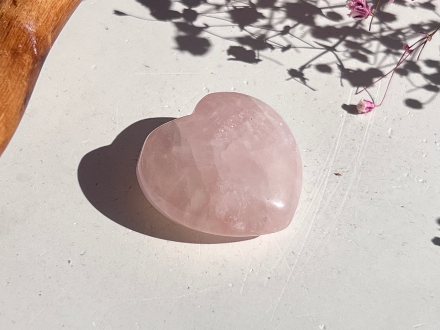 Сердце из розового кварца, 1,5 х 2,9 х 3,1 см SR-0060, фото 3