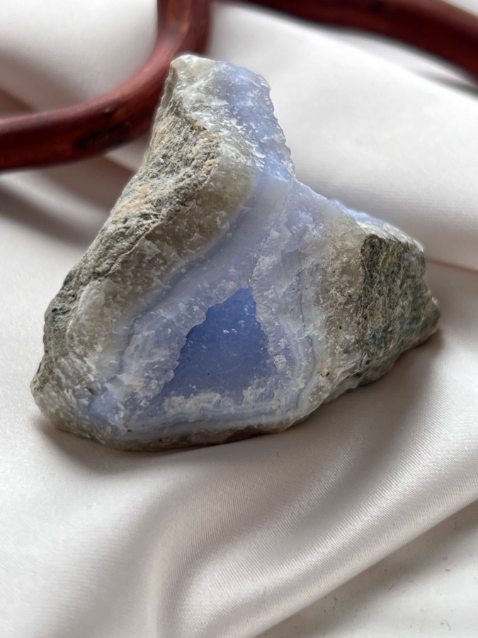 Сапфирин (Голубой агат), жеода 3,8 х 4,6 х 5,7 см ZHE-0065, фото 4