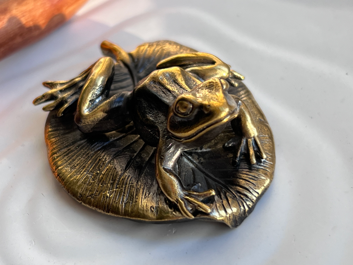 Лягушка на кувшинке из бронзы  FGB-0080, фото 5