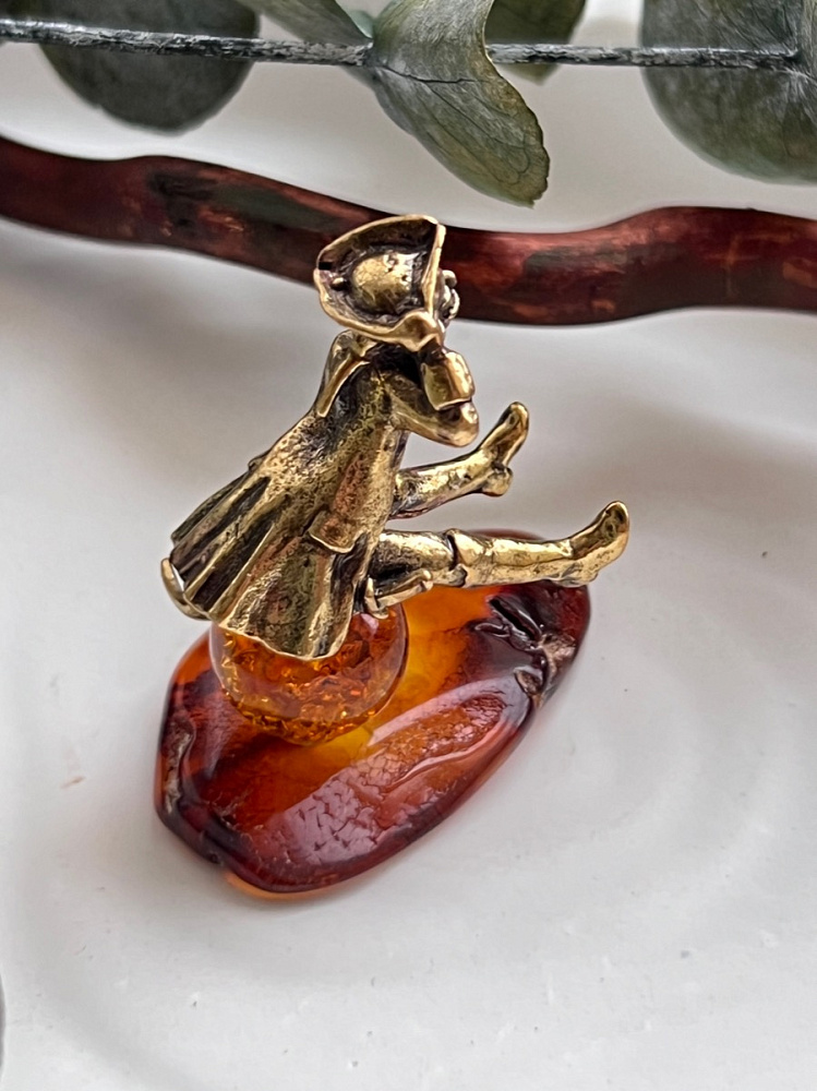 Барон Мюнхгаузен из бронзы на янтаре плавленном FG-0667, фото 4